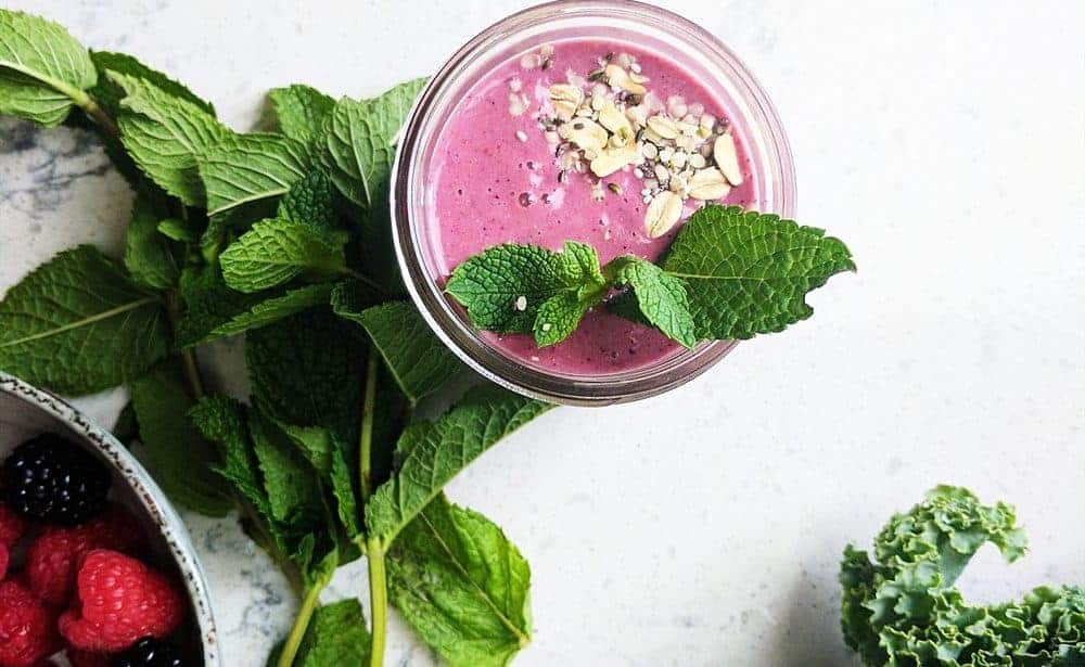 Superfood Berry Smoothie - Diala's Kitchen